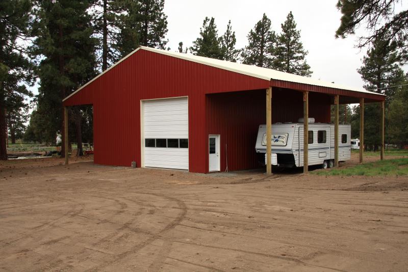 36' x 48' Pole Barn w/ 2-14' Wings